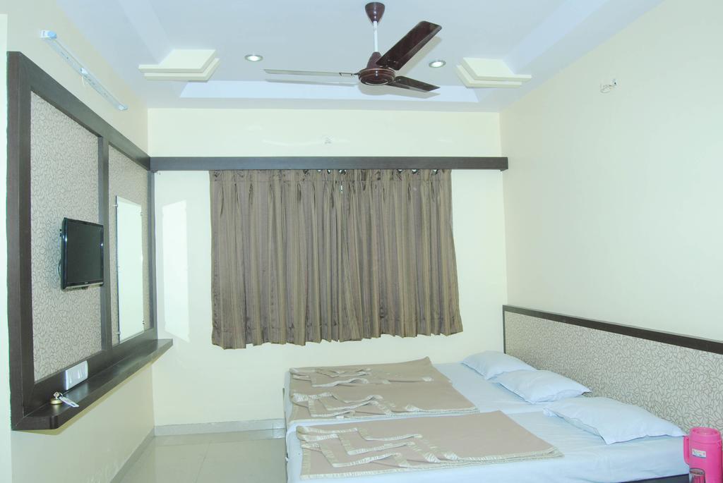 Hotel Sai Niwas Shirdi Exterior foto